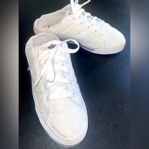 Nike Shoes - EUC Nike Court Legacy Mule White Women's Shoes style DB3970-100